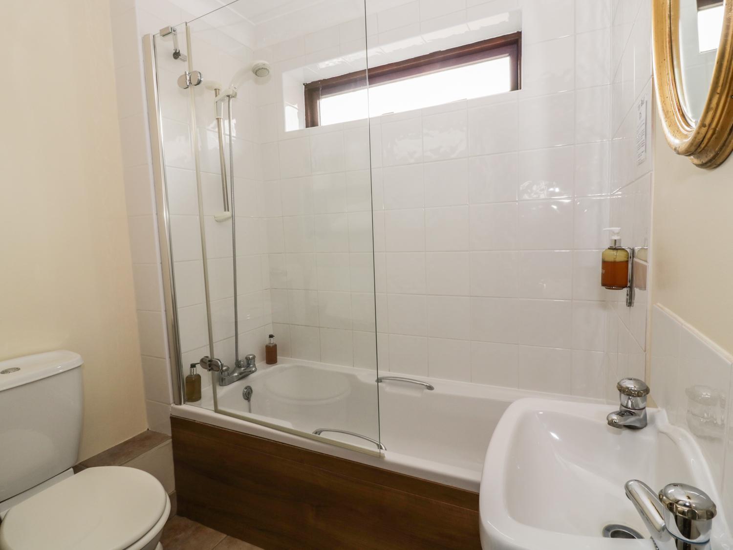 The Lodge Off High Street Hadleigh  المظهر الخارجي الصورة